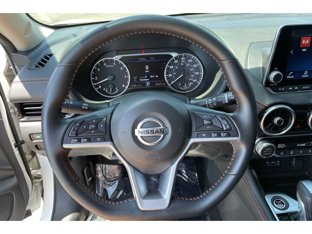 Used 2022 Aspen White TriCoat Pearl Nissan SR image 31