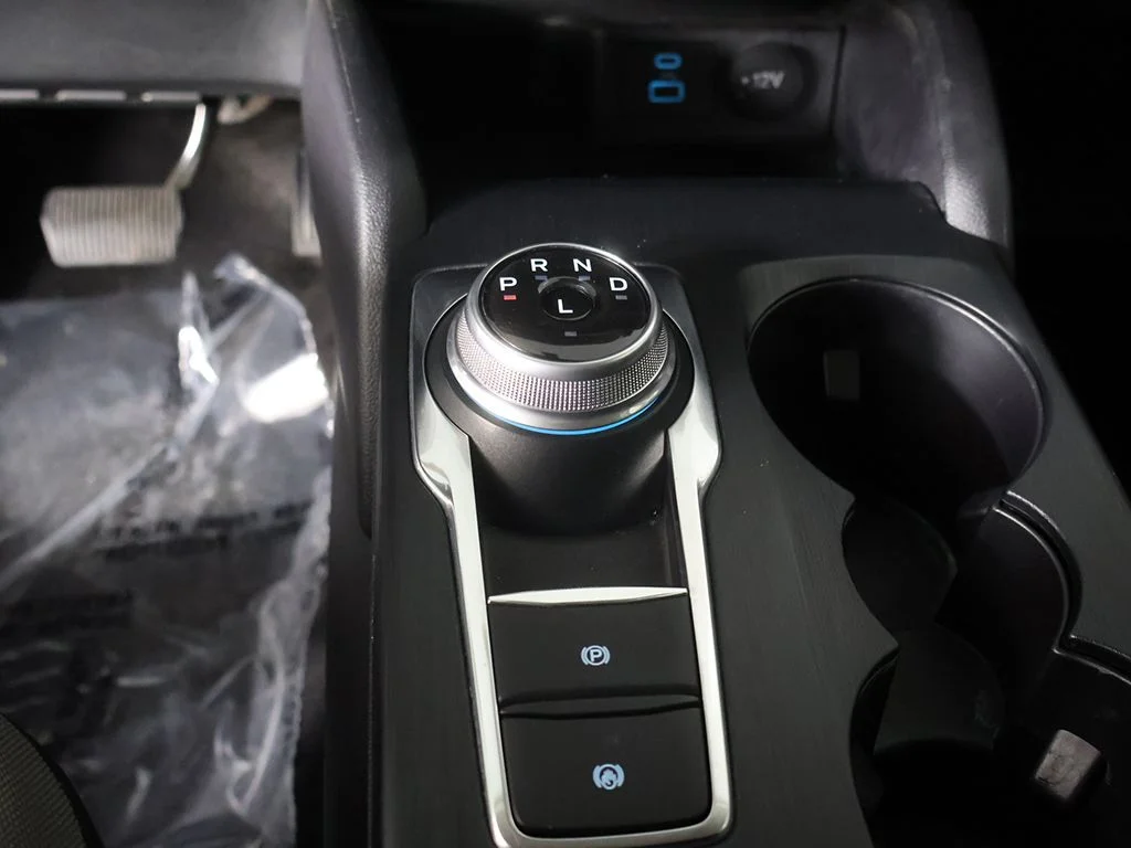 Used 2022 Black Ford SE image 44