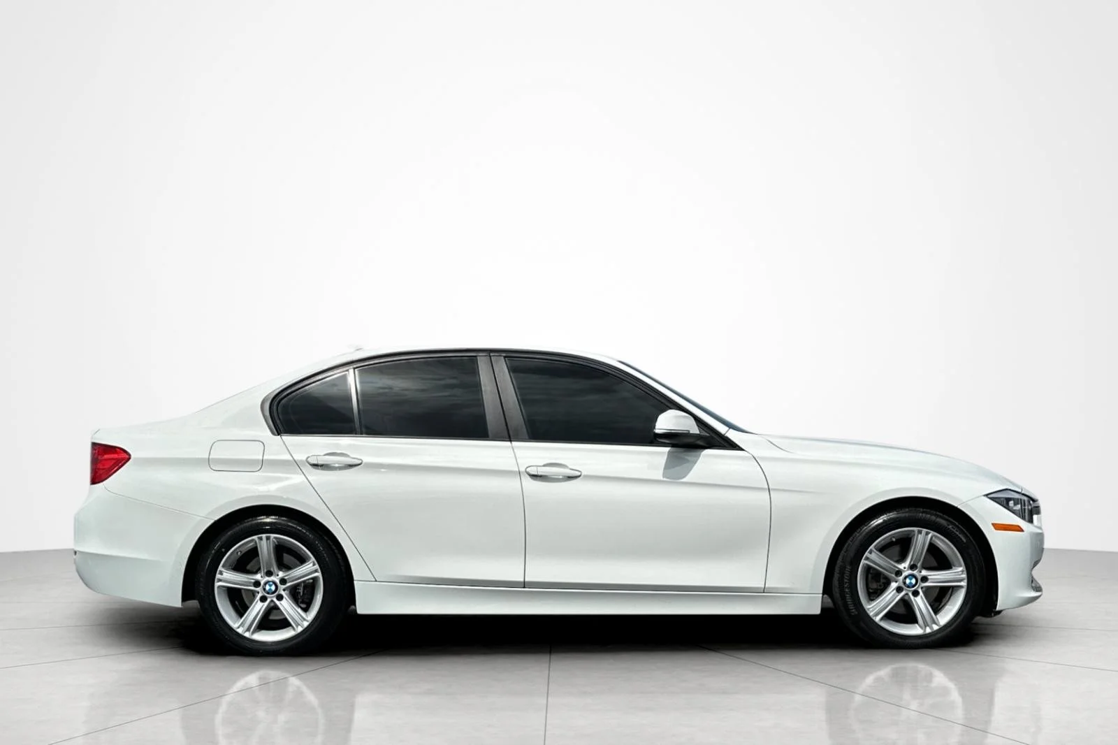 Used 2015 Alpine White BMW 328i image 6
