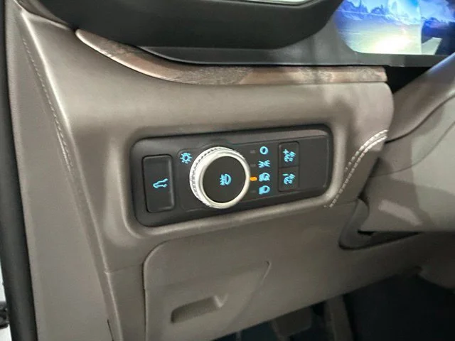 Used 2022 Silver Ford Platinum image 20