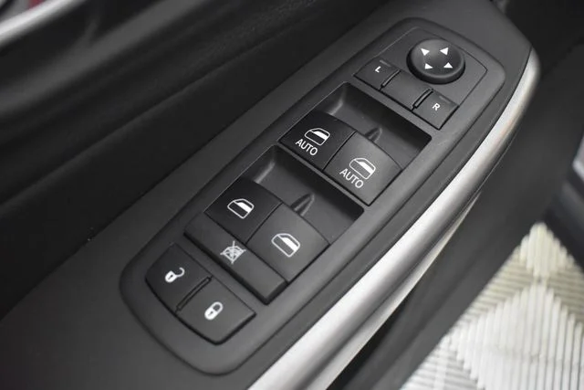 2019 Jeep Cherokee Latitude Plus - Photo 22