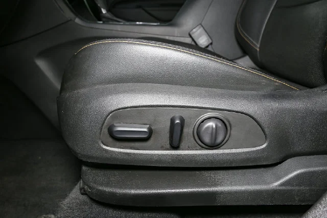 Used 2020 Red Chevrolet Premier image 37