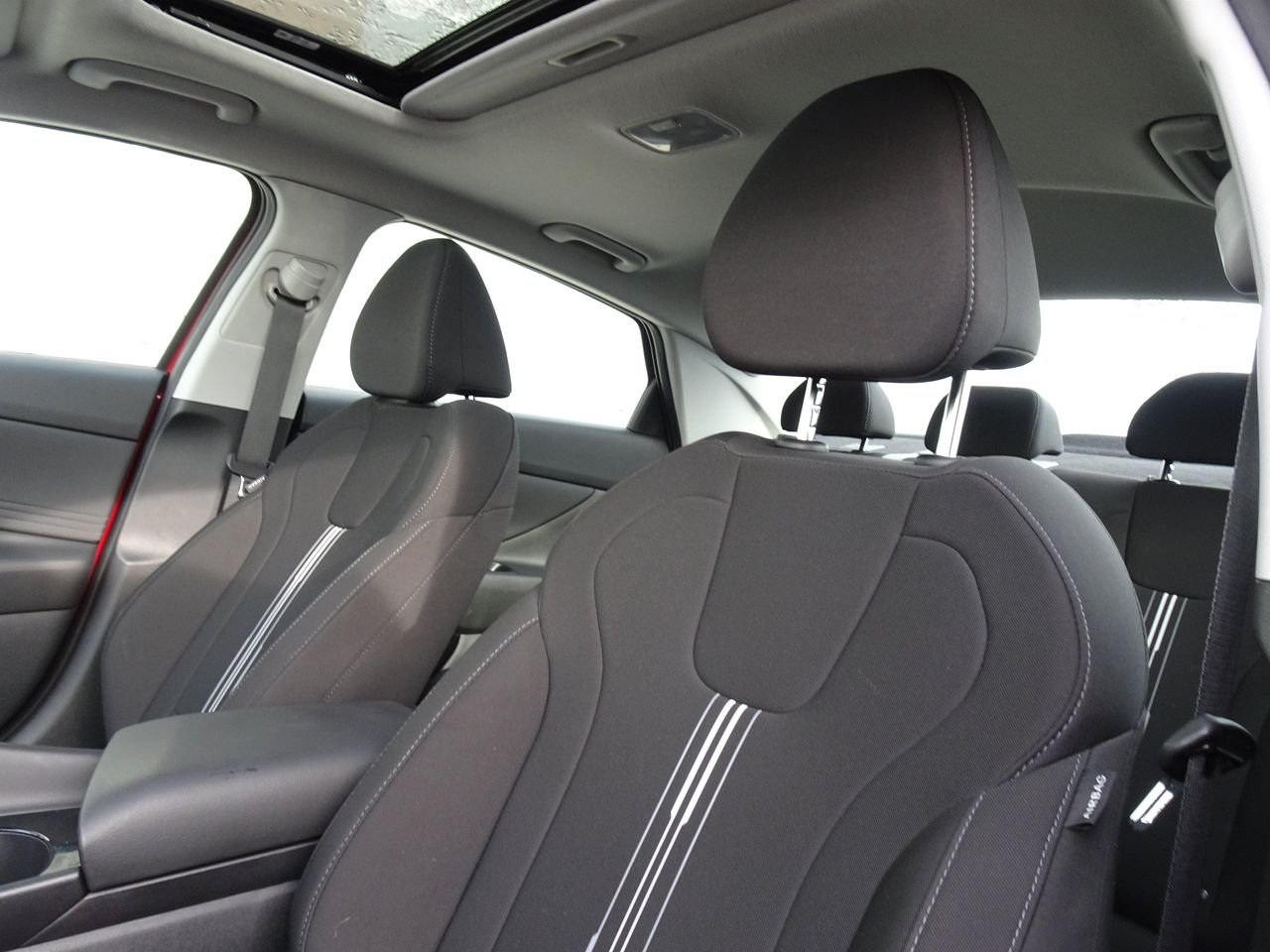 2025 Hyundai Elantra SEL - Photo 10