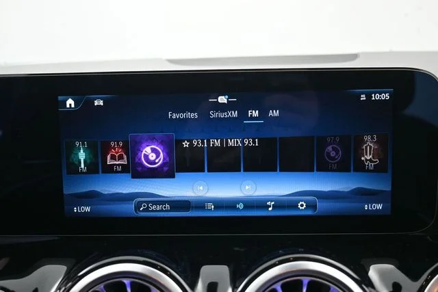 Used 2025 Black Mercedes-Benz GLA 250 image 25