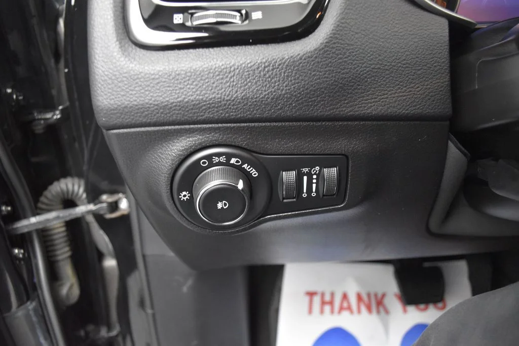Used 2020 Black Jeep Limited image 15