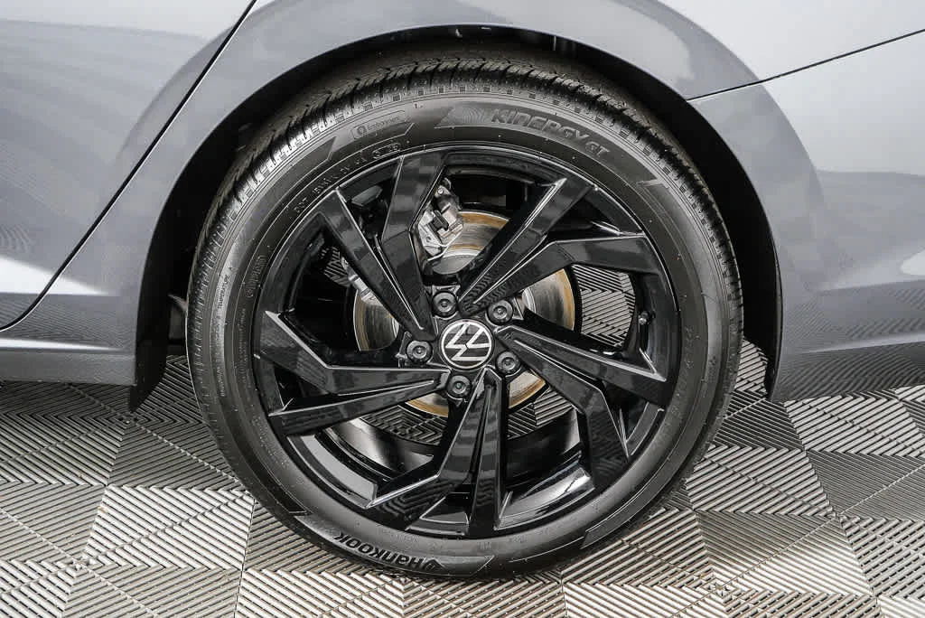 New 2026 Platinum Gray Metallic Volkswagen SE image 36