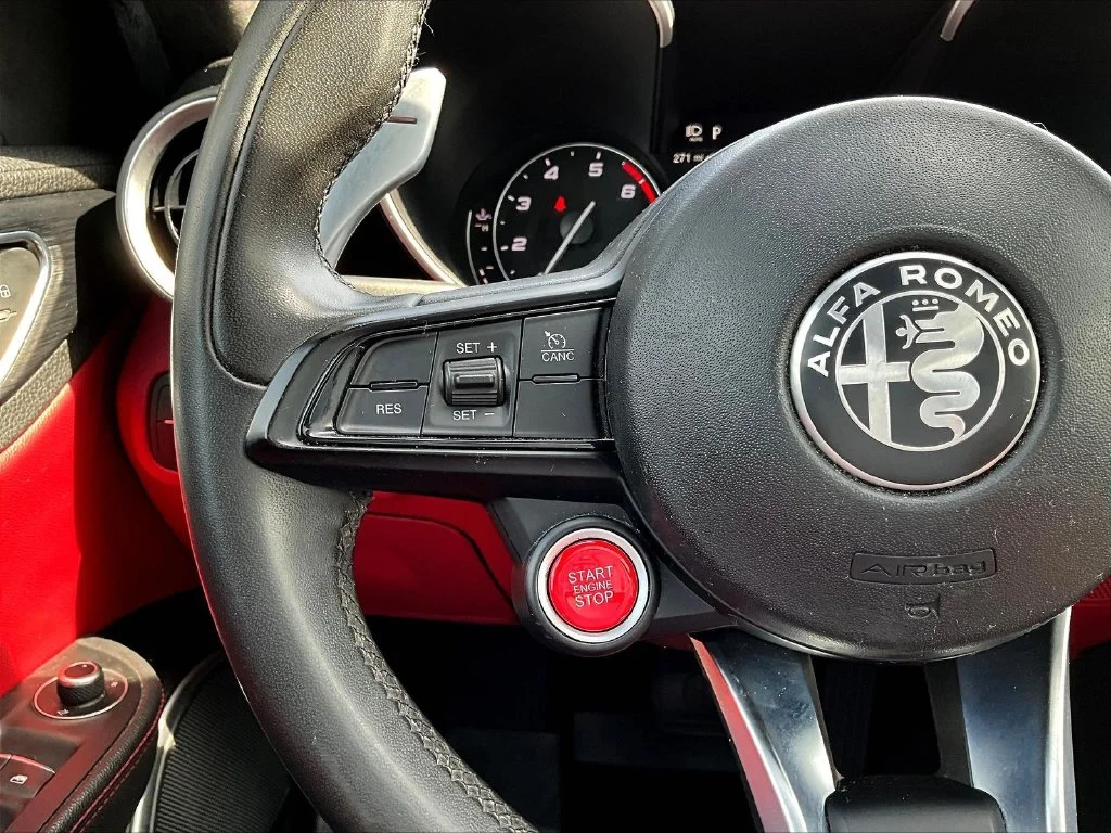 Used 2020 White Alfa Romeo Base image 13