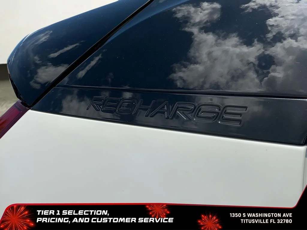 Used 2023 White Volvo Ultimate image 35