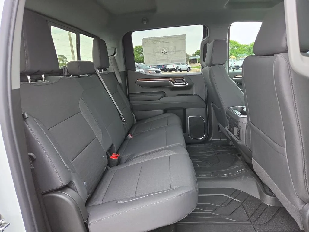 New 2026 Summit White Chevrolet LT image 18