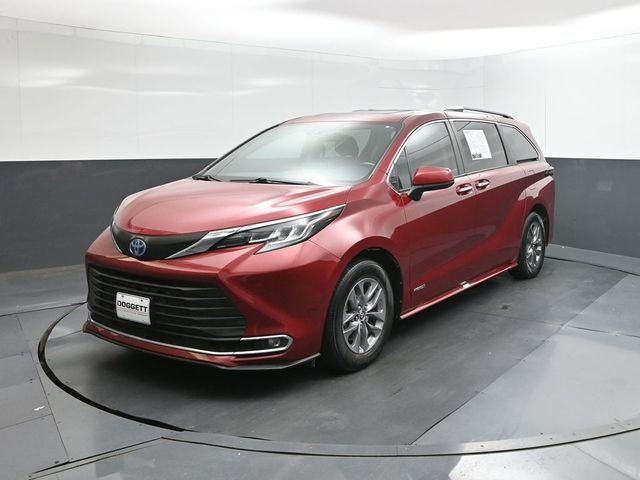 2021 Toyota Sienna XLE