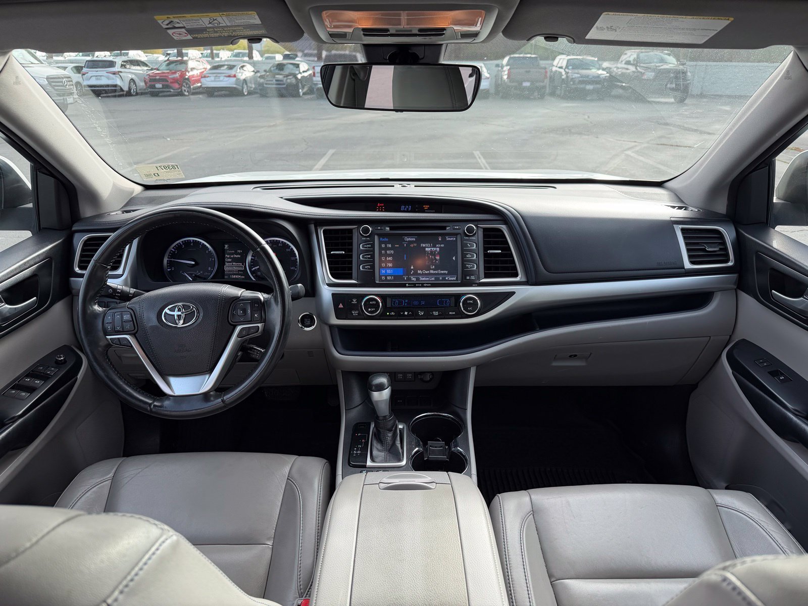 Used 2018 Blizzard Pearl Toyota XLE image 4