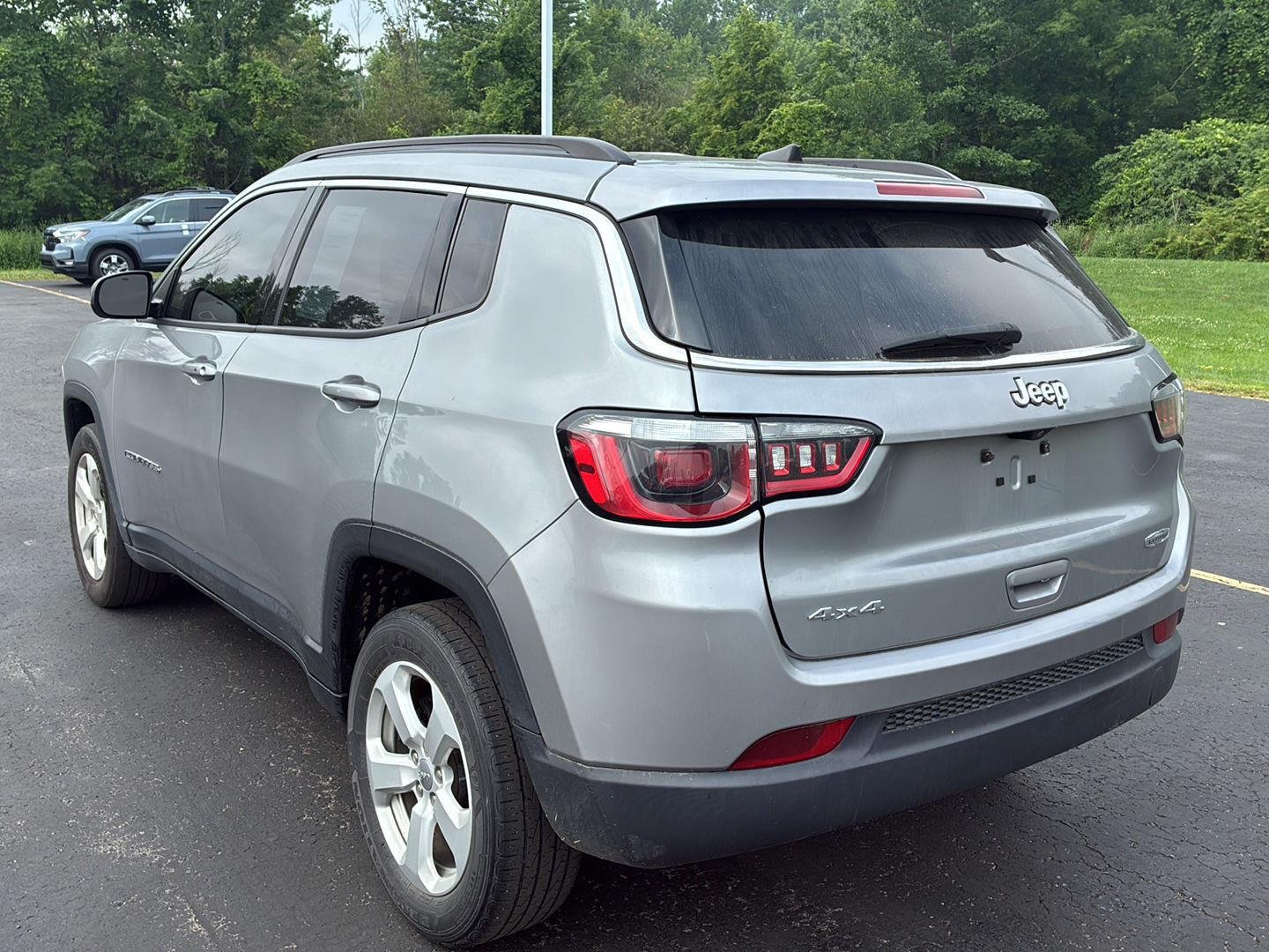 Used 2020 Billet Silver Metallic Clearcoat Jeep Latitude image 18