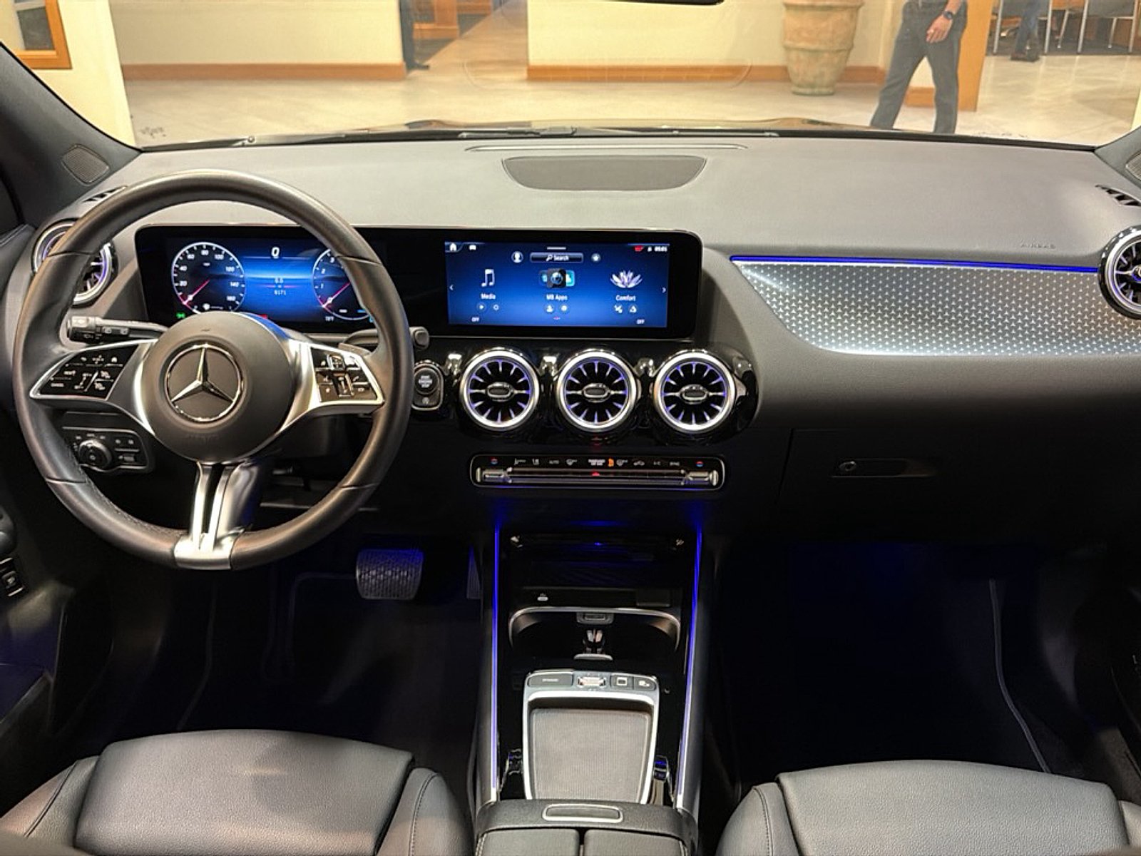 Used 2025 Night Black Mercedes-Benz 4MATIC® image 13