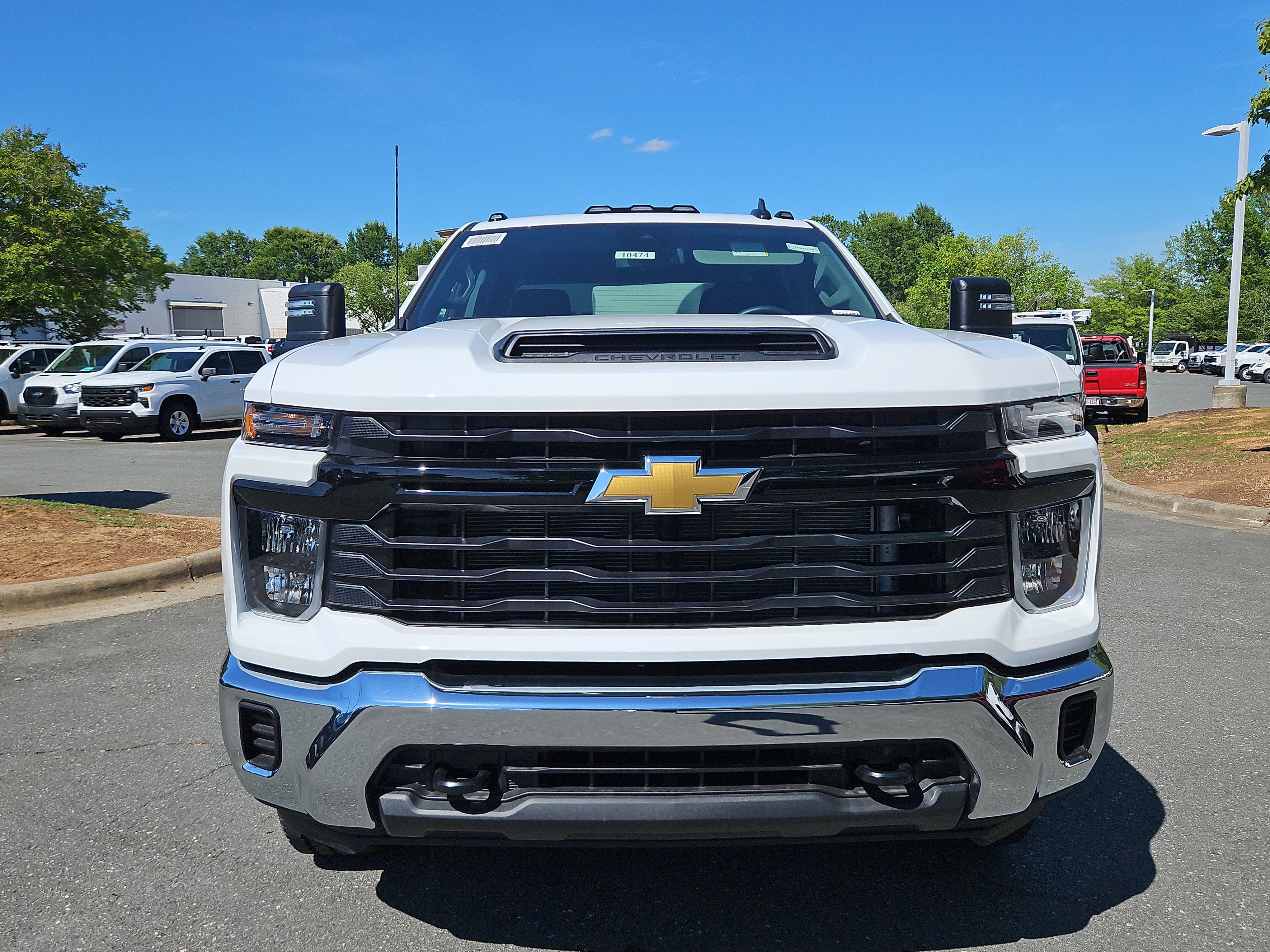 New 2026 Summit White Chevrolet WT image 7