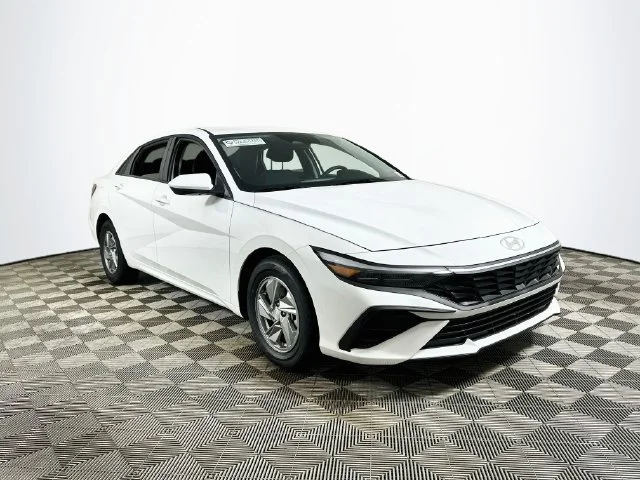 New 2026 White Hyundai SE image 1