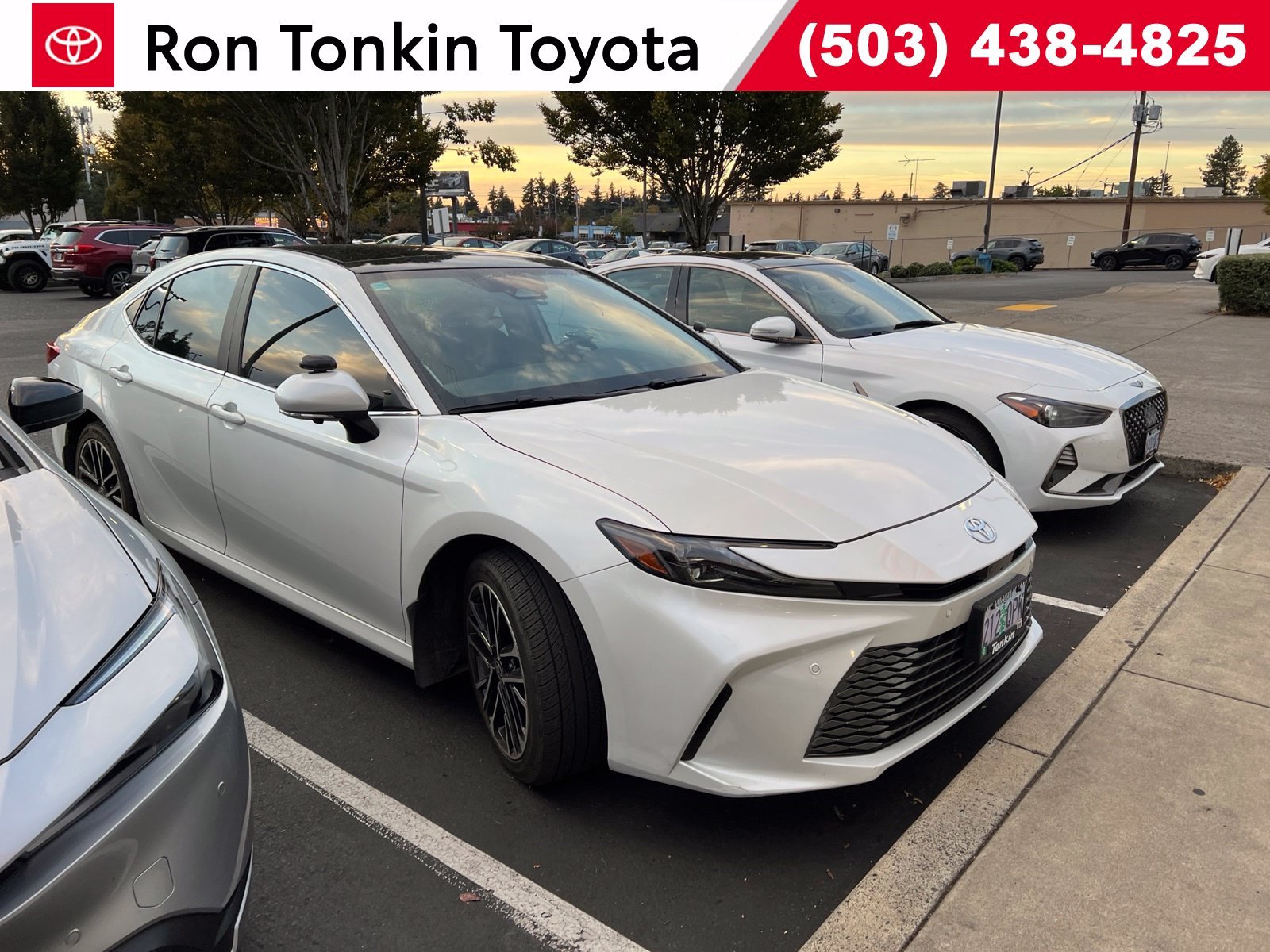 Used 2025 Wind Chill Pearl Toyota XLE image 1
