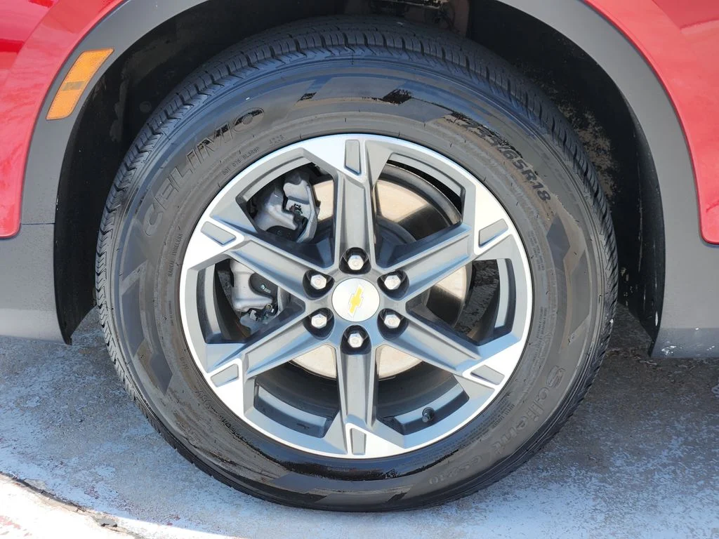 Used 2025 Radiant Red Tintcoat Chevrolet LT image 13