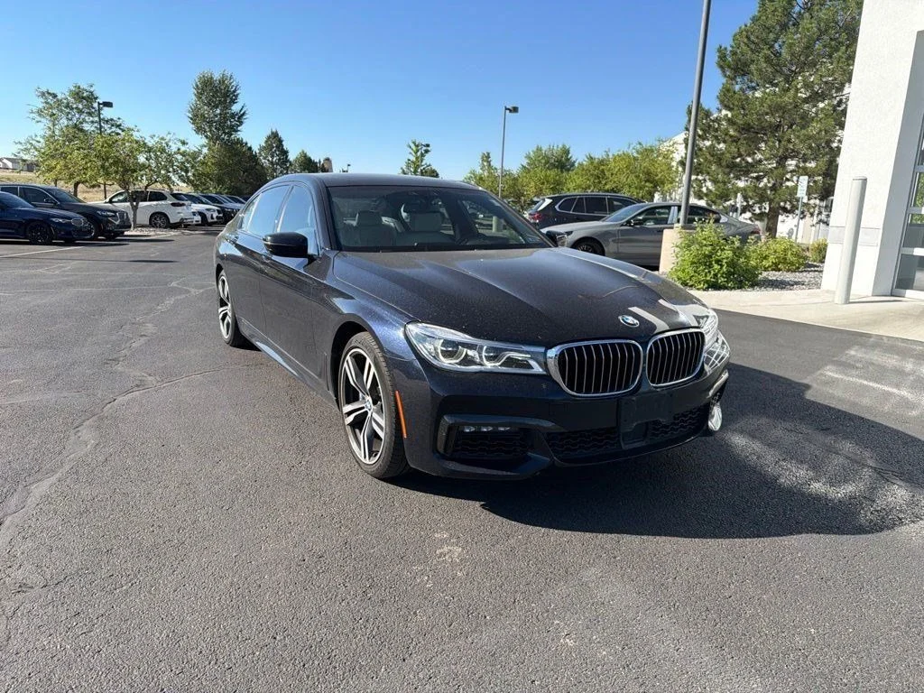 Used 2019 Carbon Black Metallic BMW 750i xDrive image 7