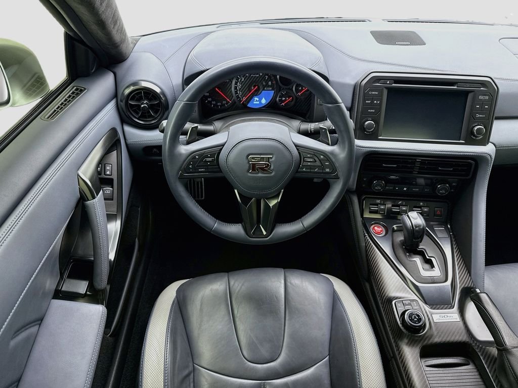 Used 2020 Super Silver Nissan Premium image 10
