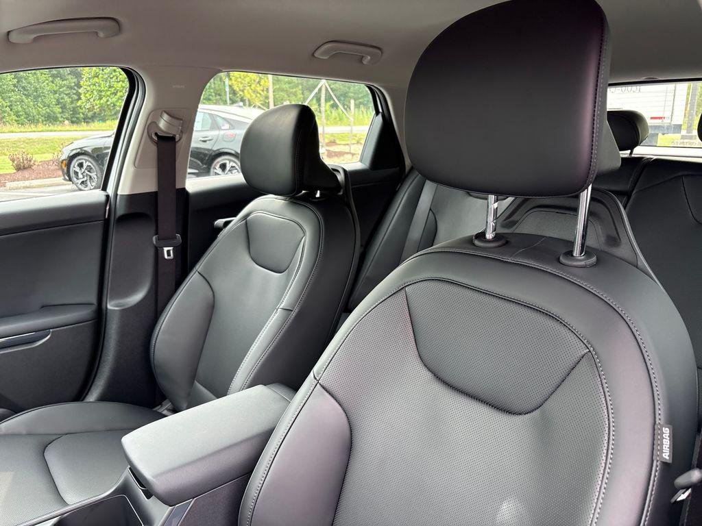New 2026 Snow White Pearl Kia EX image 12