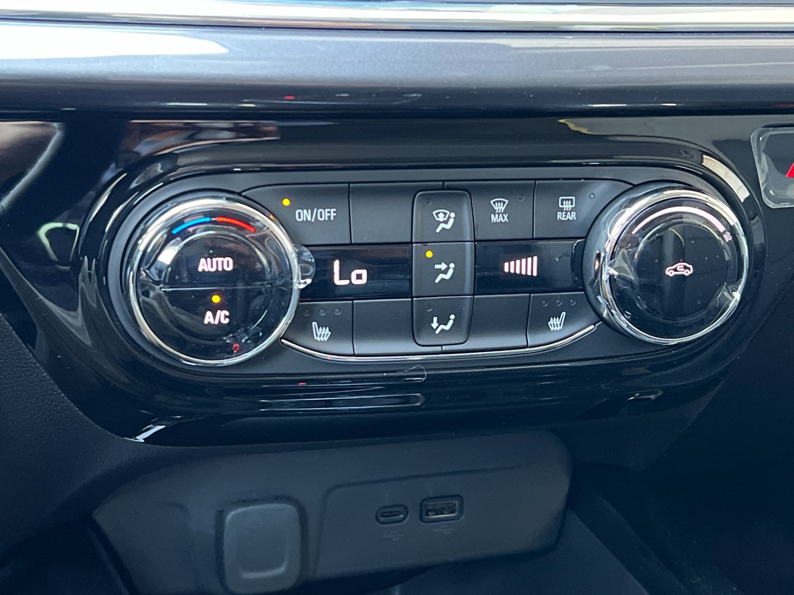 2026 Chevrolet Trax Activ - Photo 20