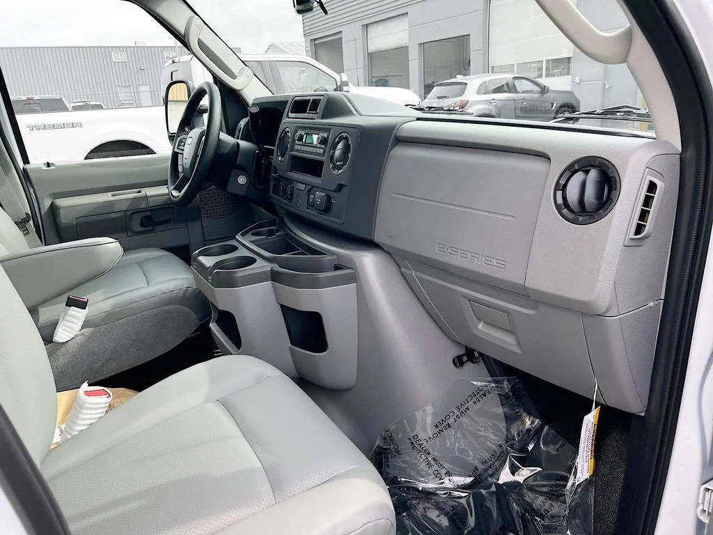 New 2027 Oxford White Ford Base image 23