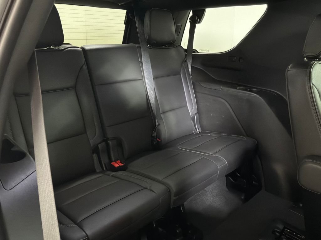 Used 2024 White GMC Denali image 18