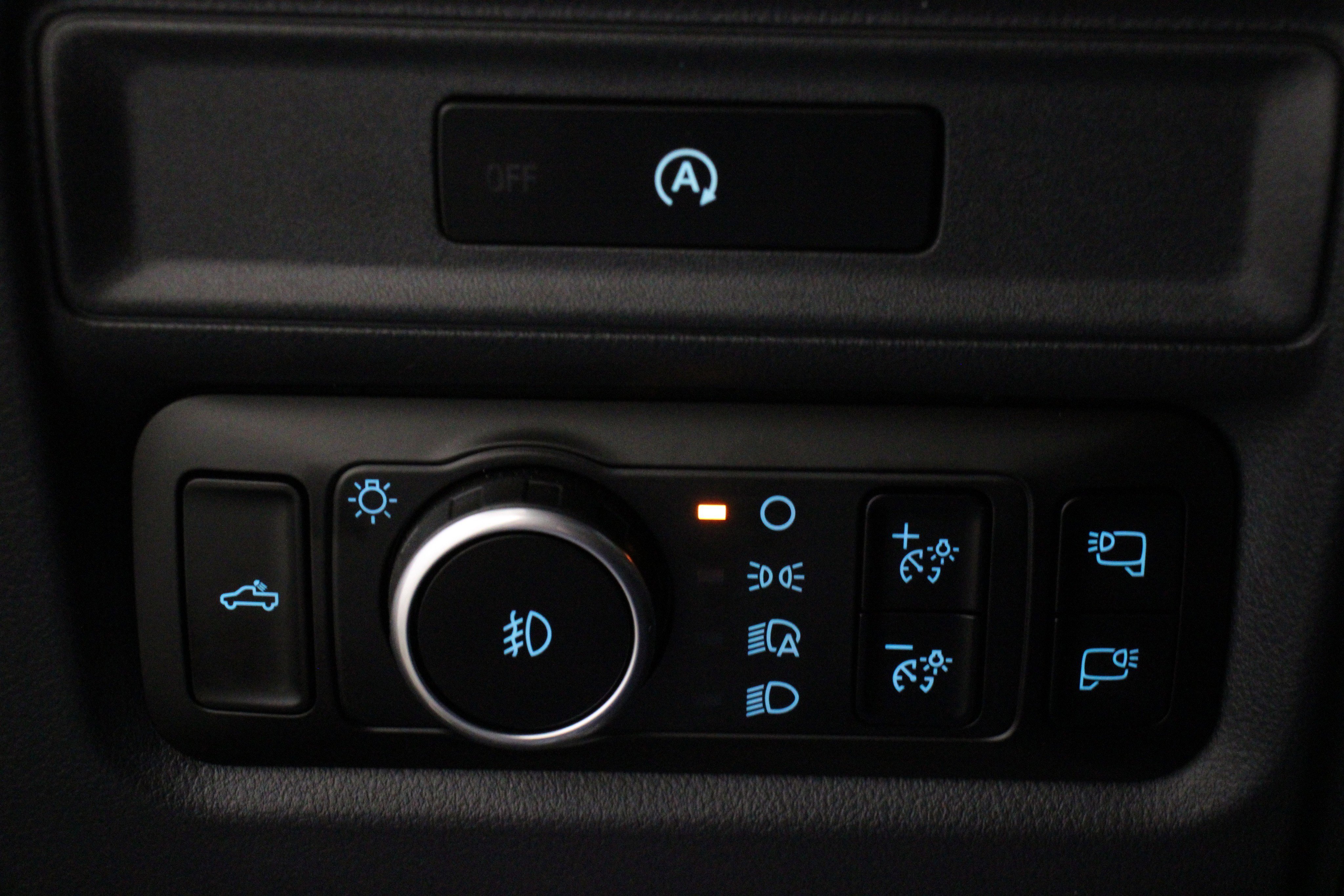 Used 2025 Agate Black Metallic Ford Tremor image 11