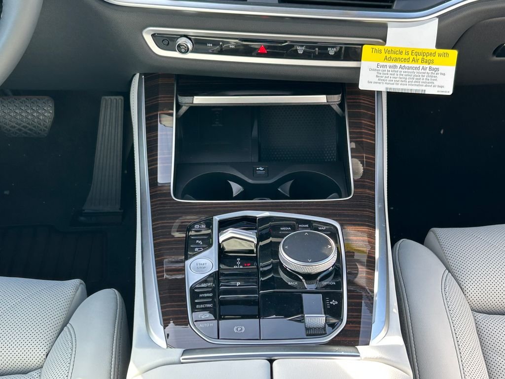 New 2026 Tanzanite Blue II Metallic BMW xDrive50e image 27