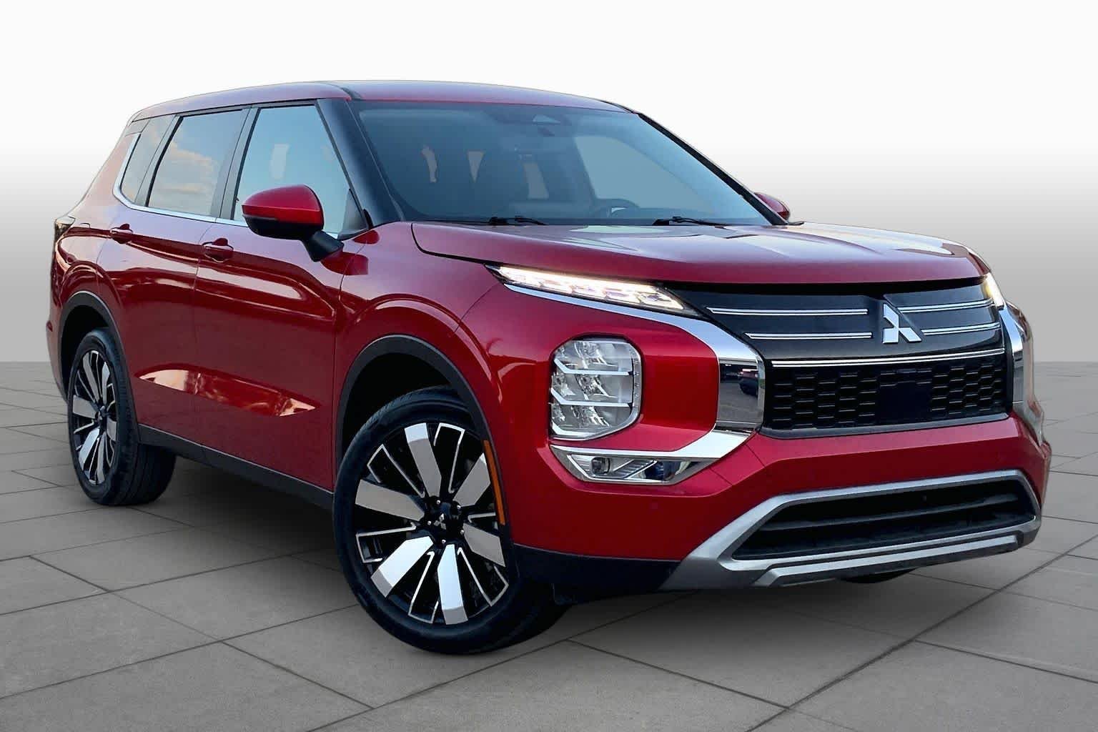 Used 2025 Red Diamond Mitsubishi SE image 2