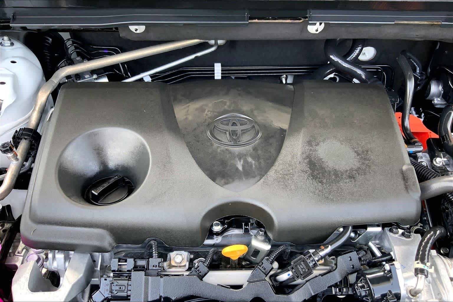 Certified Used 2026 Ice Cap Toyota XLE Premium image 32