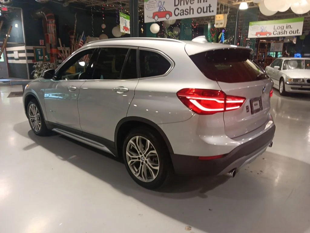 Used 2017 Silver BMW xDrive28i image 8