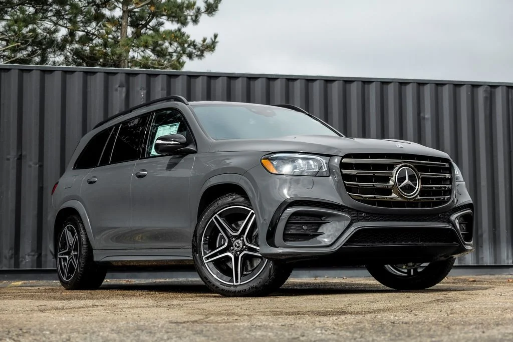 Used 2026 MANUFAKTUR Silicon Grey Mercedes-Benz GLS 450 image 1