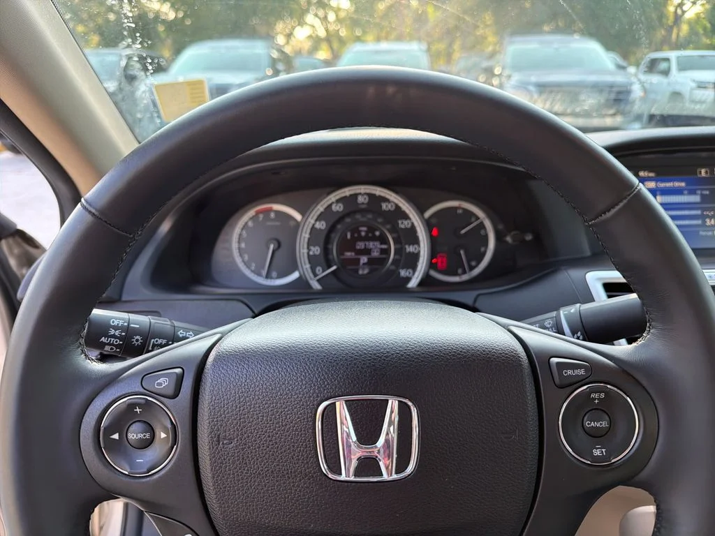 Used 2015 Beige Honda EX-L image 21