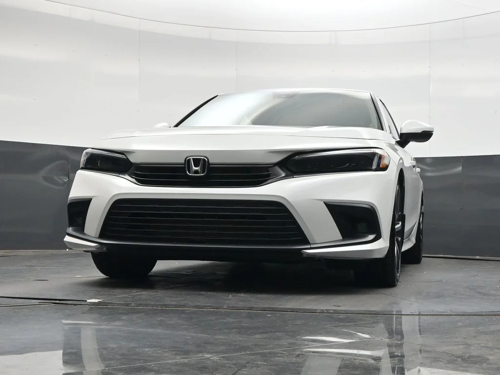 Used 2023 Platinum White Pearl Honda Touring image 31