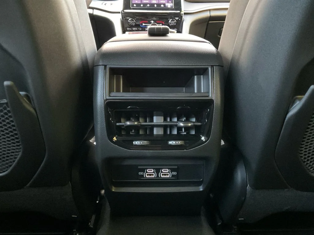 Used 2025 Silver Jeep Laredo image 22