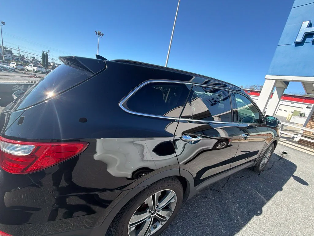 Used 2016 Black Hyundai SE image 11