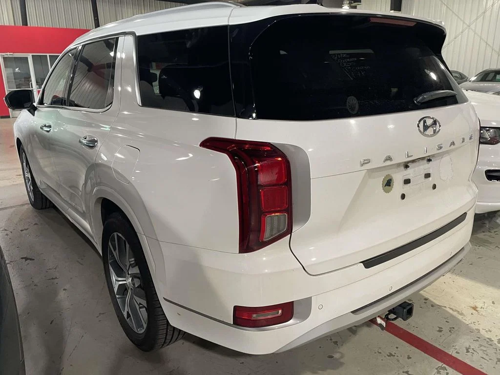 Used 2021 White Hyundai Limited image 4