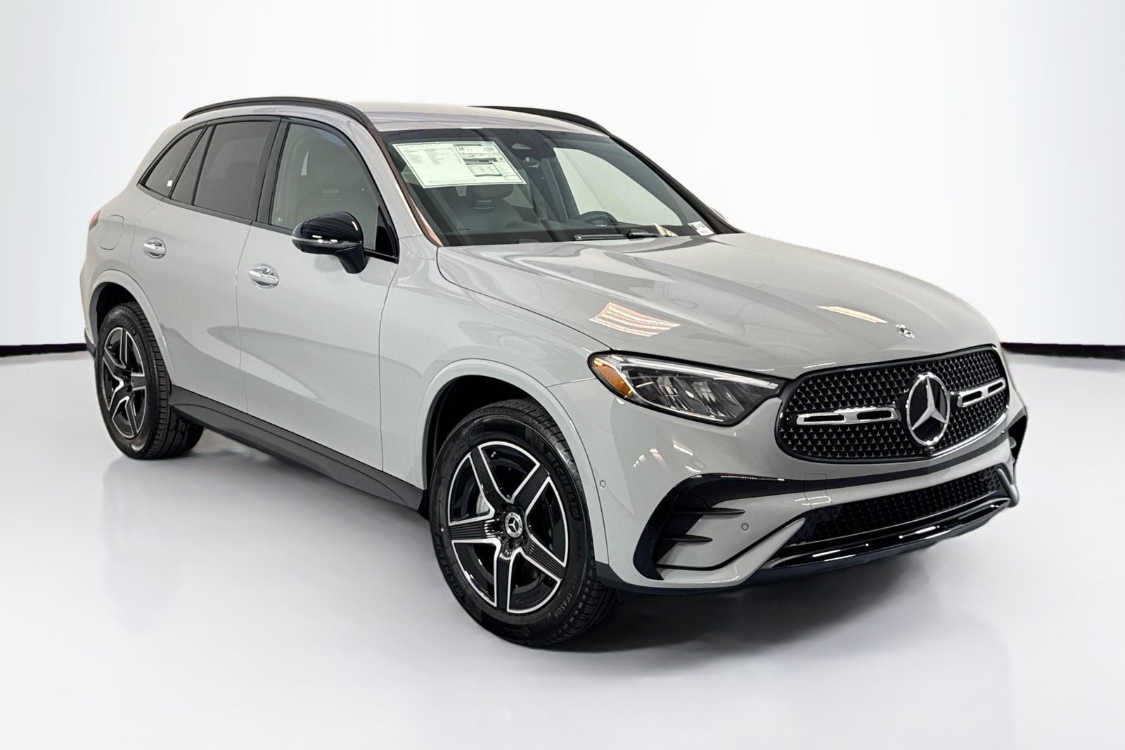 New 2026 MANUFAKTUR Alpine Grey Mercedes-Benz GLC 300 image 3