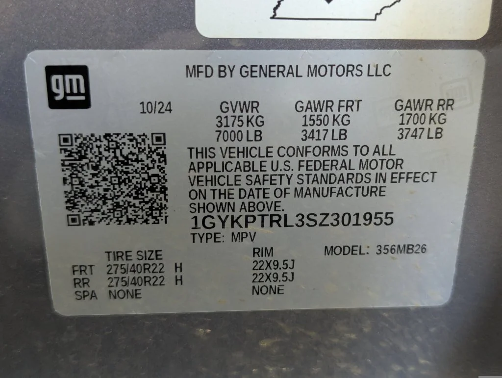 Certified Used 2025 Silver Cadillac Luxury image 27