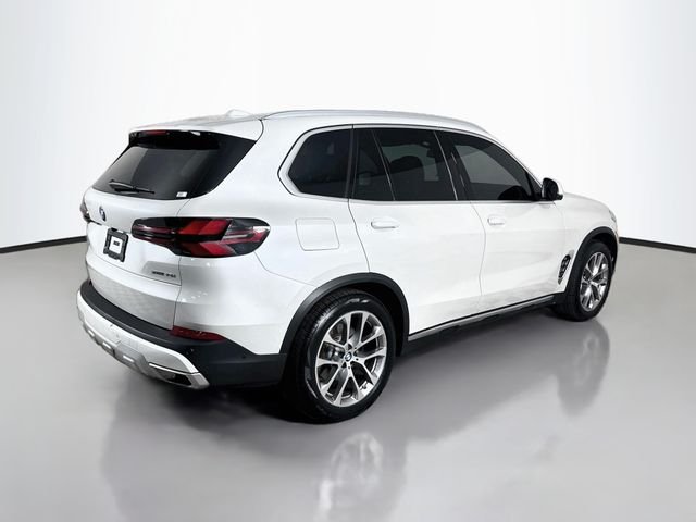 Used 2024 White Metallic BMW xDrive40i image 7