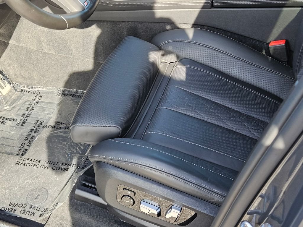Used 2022 Dravit Grey Metallic BMW M50i image 40