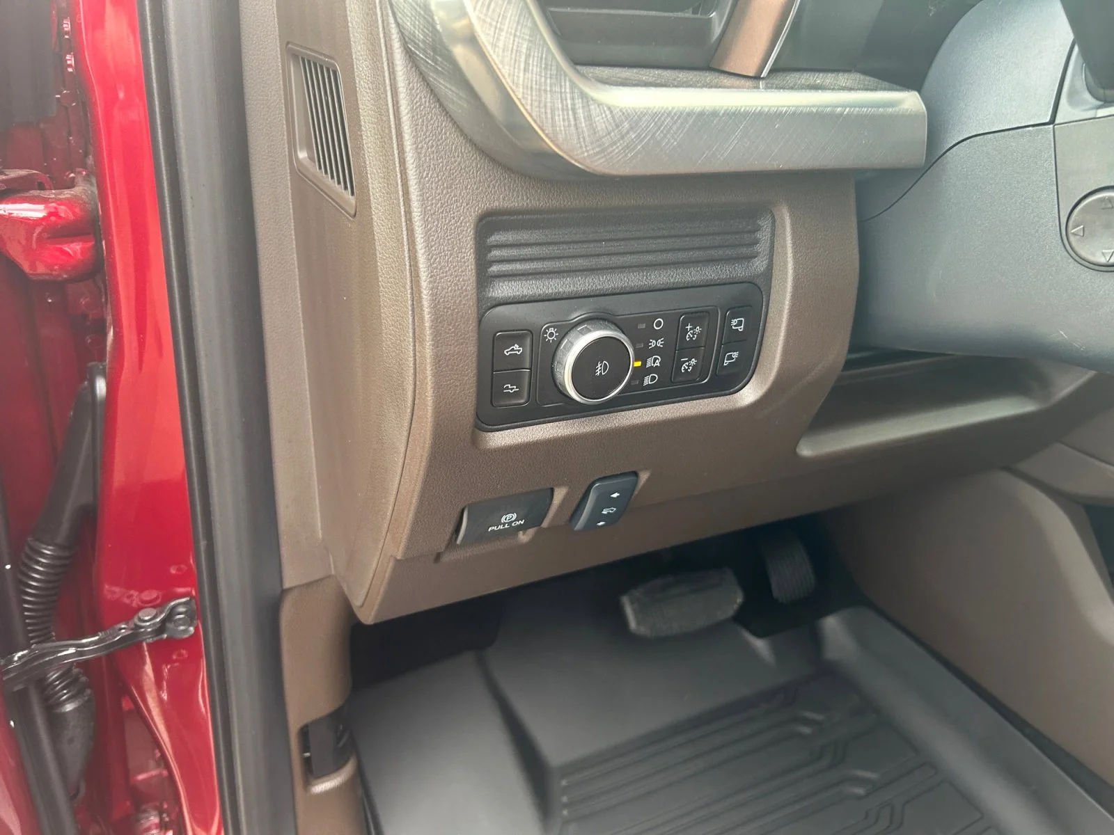 New 2026 Ruby Red Metallic Tinted Clearcoat Ford King Ranch image 16