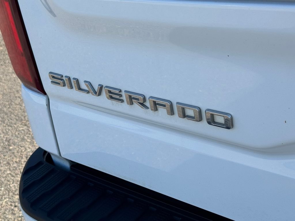Used 2021 White Chevrolet Custom image 8