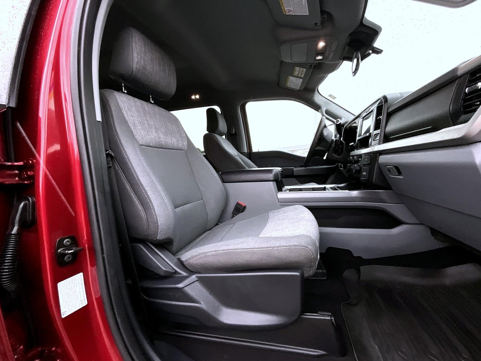 Used 2025 Red Ford XLT image 19