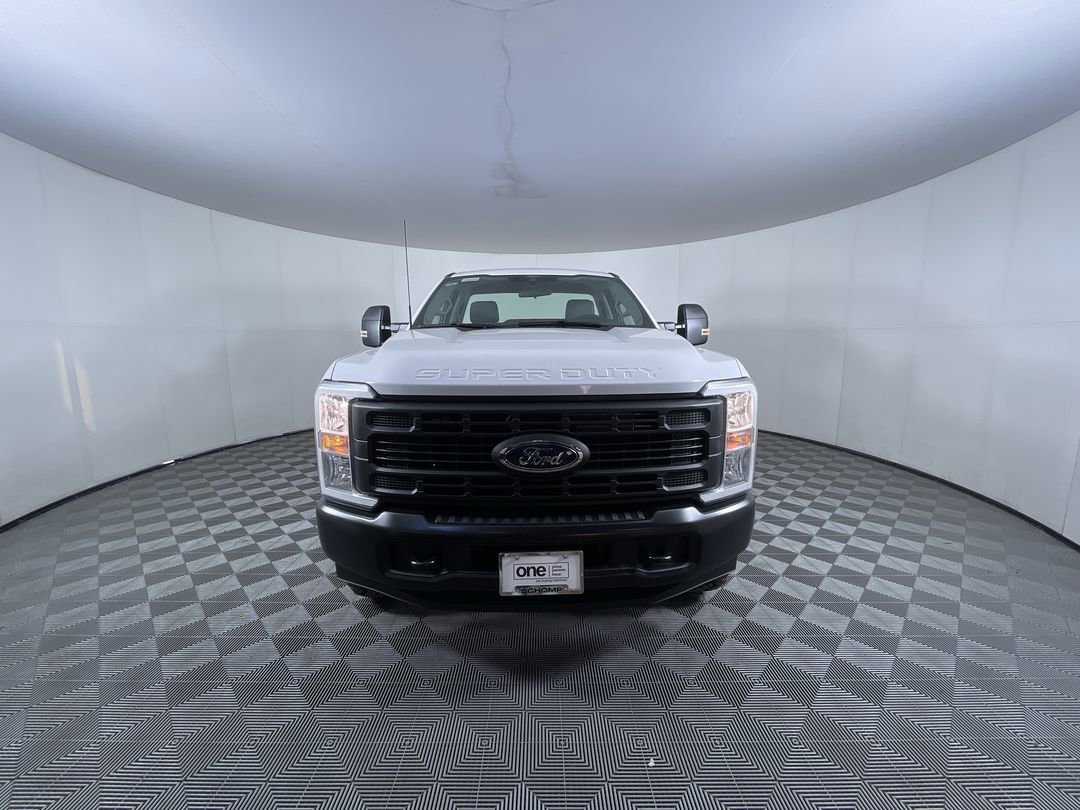 New 2026 Oxford White Ford XL image 3