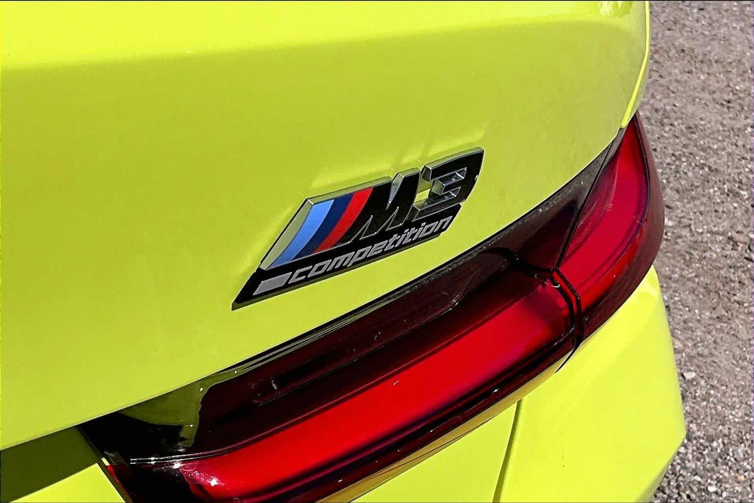 Used 2026 Sao Paulo Yellow BMW Competition xDrive image 8