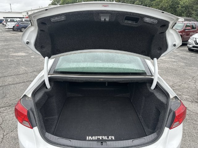 Used 2019 Summit White Chevrolet LT image 22