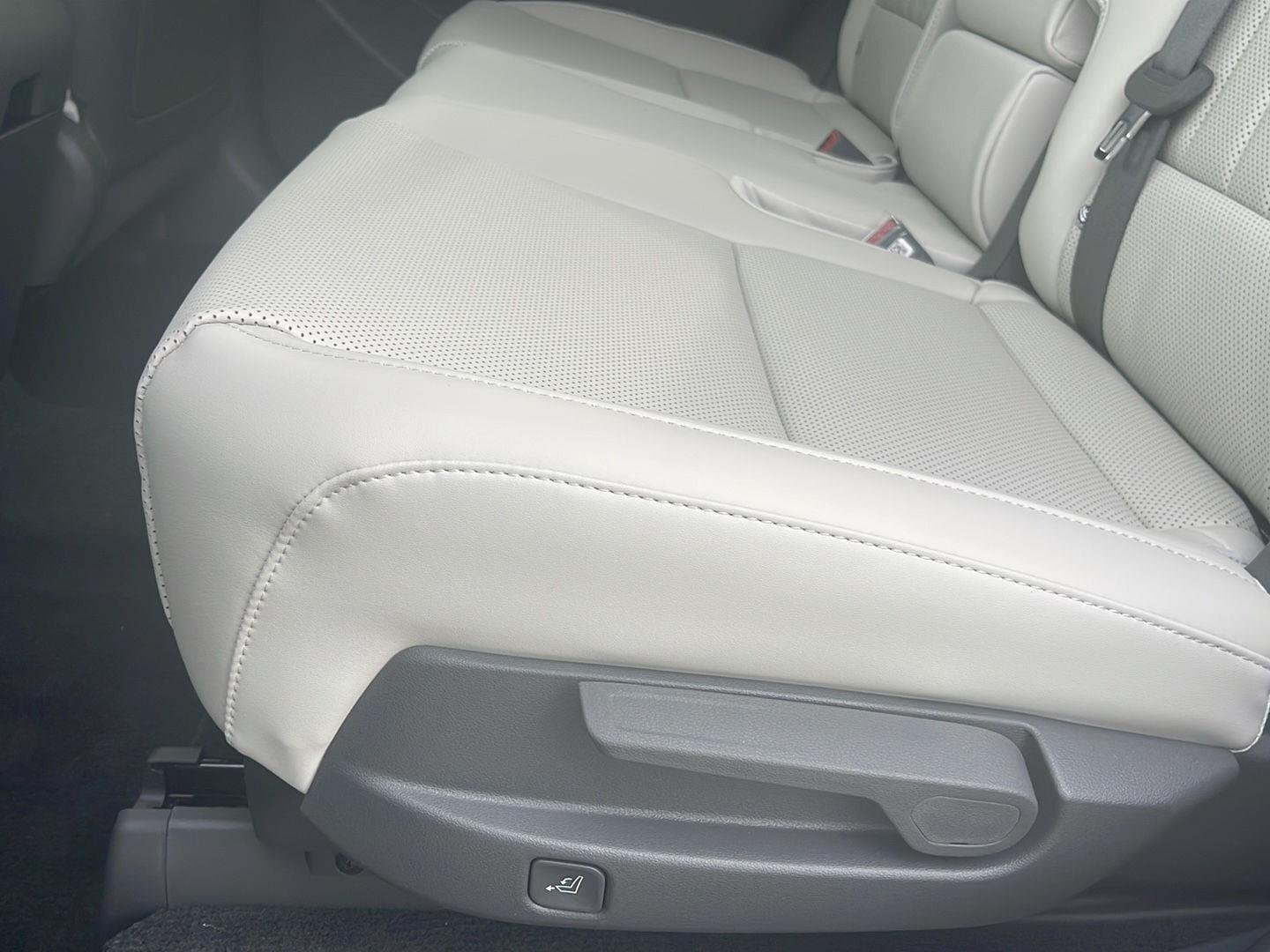 New 2026 Rockwood Green Hyundai SEL AWD image 15