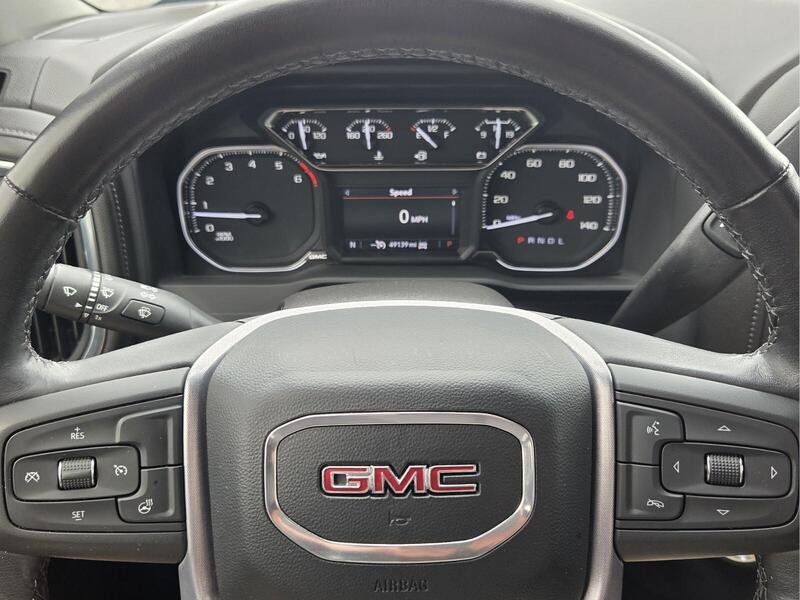 Used 2022 Onyx Black GMC 4WD CREW CAB 147" SLT image 30
